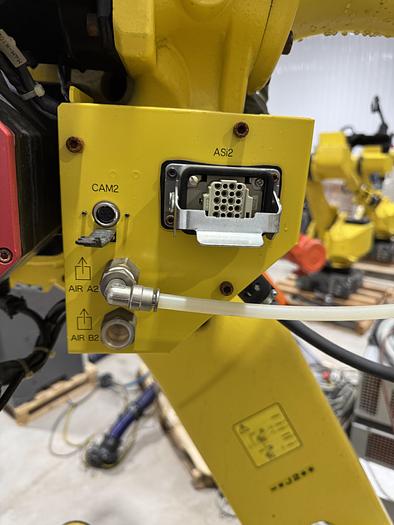 Used FANUC R-2000IC/165F 6 AXIS ROBOT WITH R-30iB CONTROLLER