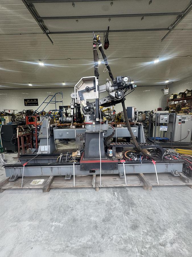 Used MOTOMAN EA1900N MIG WELDING CELL WITH TRUNNION AND 7TH AXIS RTU FOR SALE