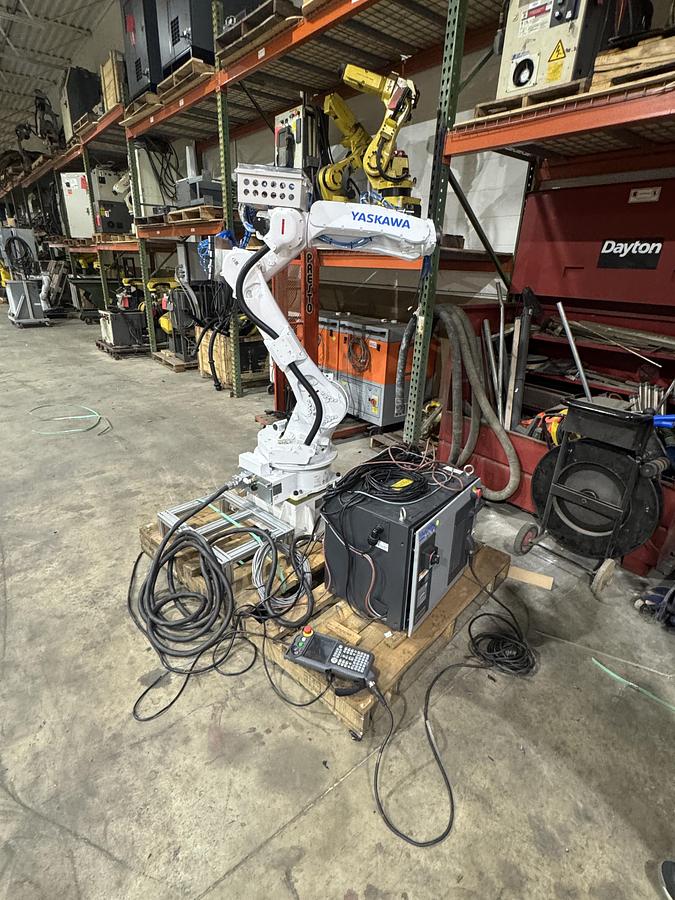 Used YASKAWA MOTOMAN GP25 6 AXIS ROBOT WITH YRC1000 CONTROL