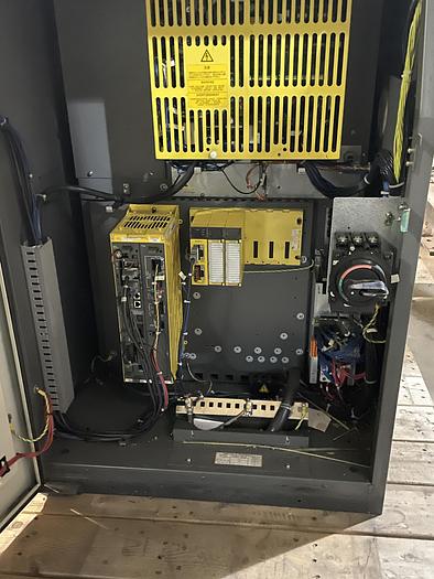 Used FANUC R2000iB/125L WITH RJ3iC (R30iA) CONTROLLER