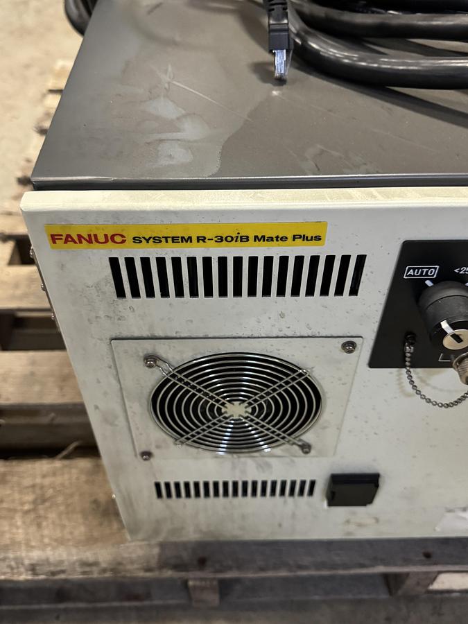 Used FANUC M-20iD/25 ROBOT WITH R-30iB PLUS CONTROLLER, PENDANT, CABLES.  NEVER IN PRODUCTION!