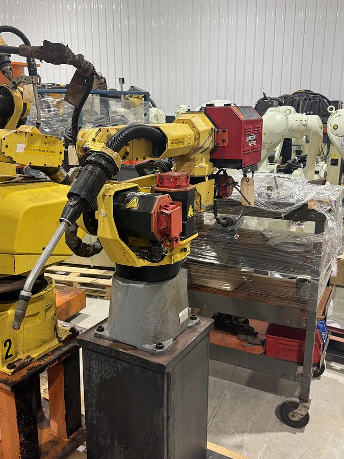 Used FANUC ARC MATE 100iC/12 6 AXIS MIG WELDING ROBOT WITH R-30iB CONTROL