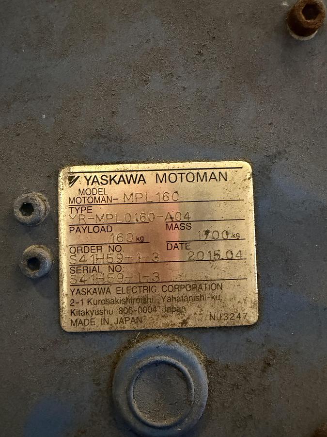 Used YASKAWA MOTOMAN MPL160 4 AXIS PALLETIZING ROBOT WITH DX100 CONTROLLER
