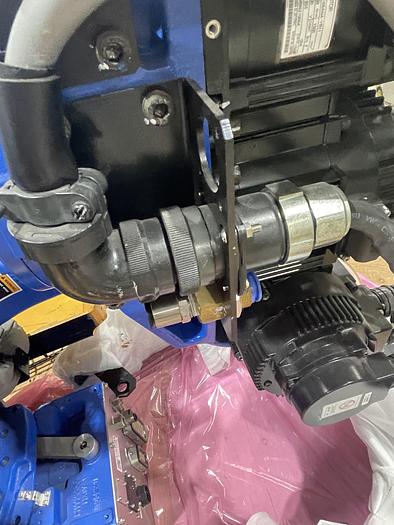 Used YASKAWA MOTOMAN MH80II 6 AXES ROBOT 80KG X 2061MM REACH WITH DX200 CONTROLLER