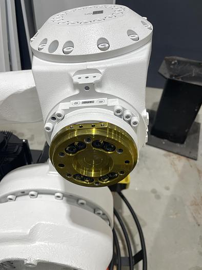 YASKAWA MOTOMAN MH80II 80KG X 2061MM REACH 6 AXES ROBOT WITH DX200 CONTROLLER