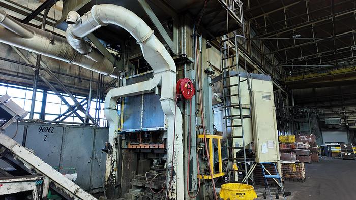 Used WILLIAMS & WHITE 400 TON HYDRAULIC PRESS GIB GUIDED 48" X 48" BED & RAM