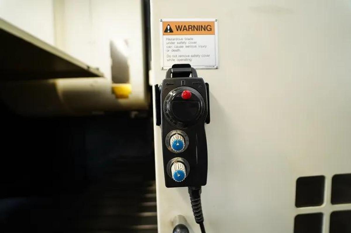 Used JOHNFORD VMC-1600HD 63" X 33" X 28" FANUC 0iMB CONTROL 10,000 RPM 50 TAPER