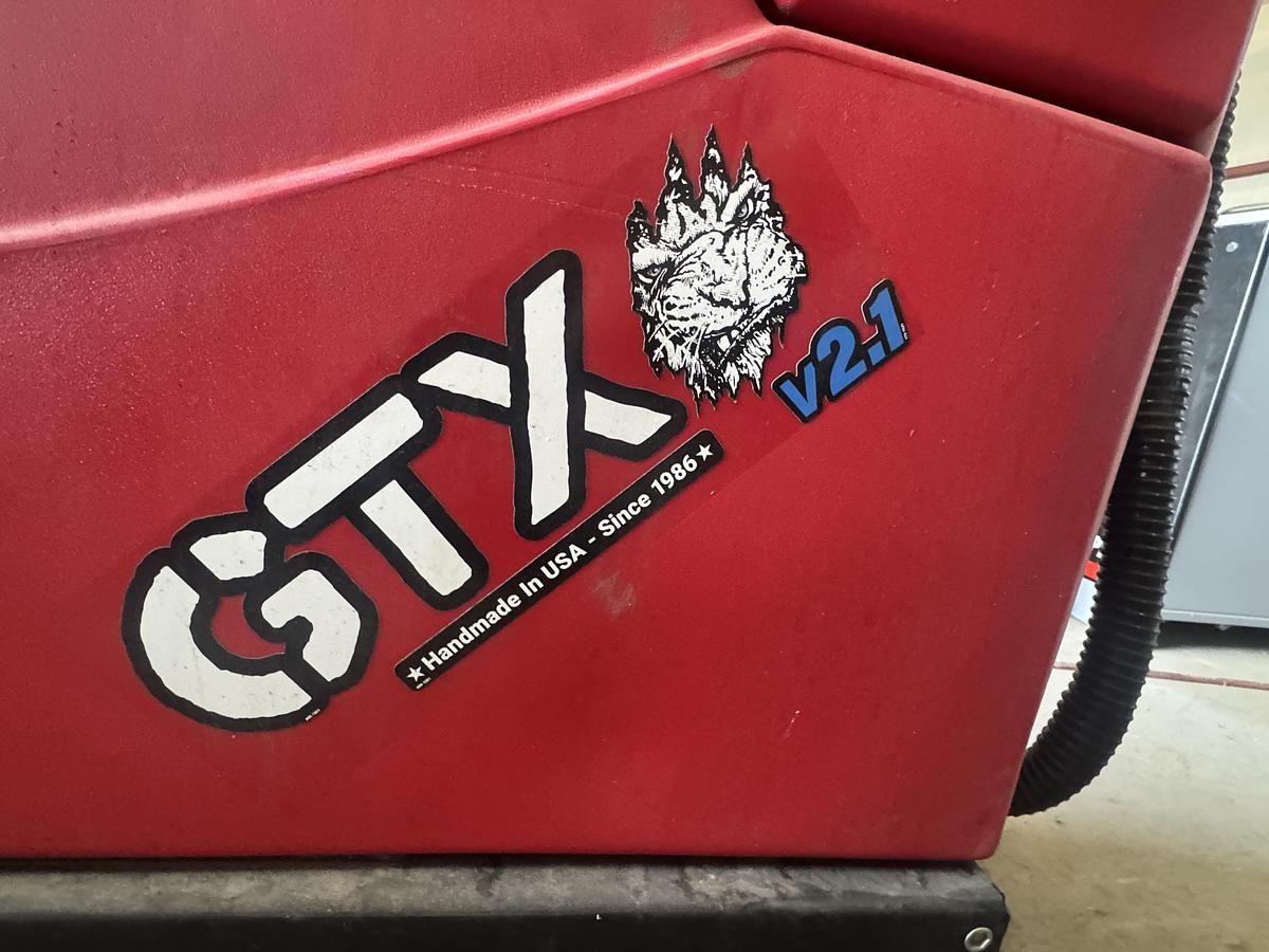 Used FACTORY CAT GTX RIDE ON FLOOR SCRUBBER LIKE NEW