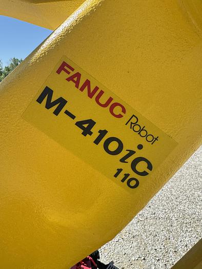 Used FANUC M-410iC/110 4 AXIS PALLETIZING ROBOT WITH R-30iB PLUS CONTROLLER NEVER USED