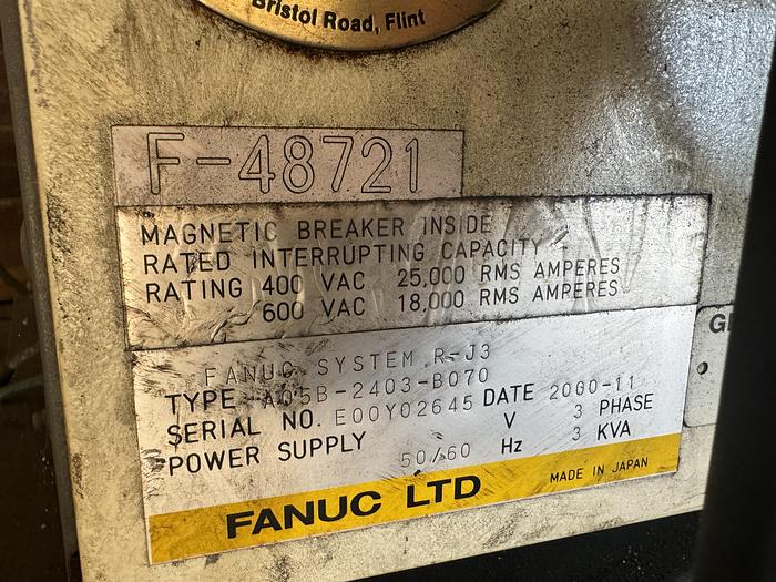 Used FANUC ARCMATE 120i 6 AXIS MIG WELDING ROBOT WITH LINCOLN WIRE FEEDER AND GUN