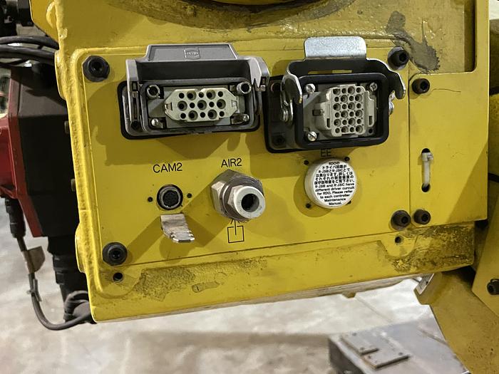 Used FANUC R2000iB/125L WITH RJ3iC (R30iA) CONTROLLER