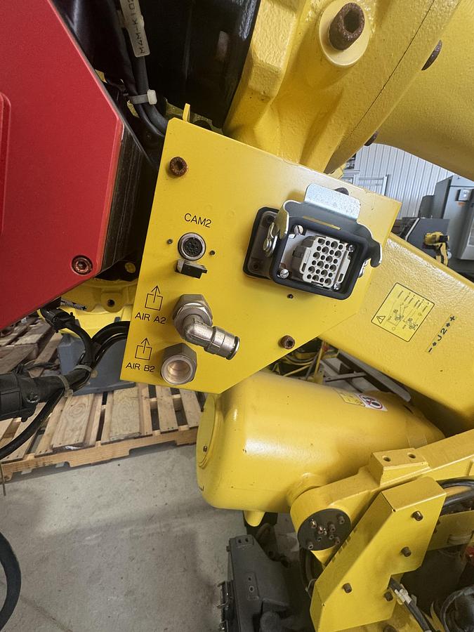 Used FANUC R-2000IC/165F 6 AXIS ROBOT WITH R-30iB CONTROLLER