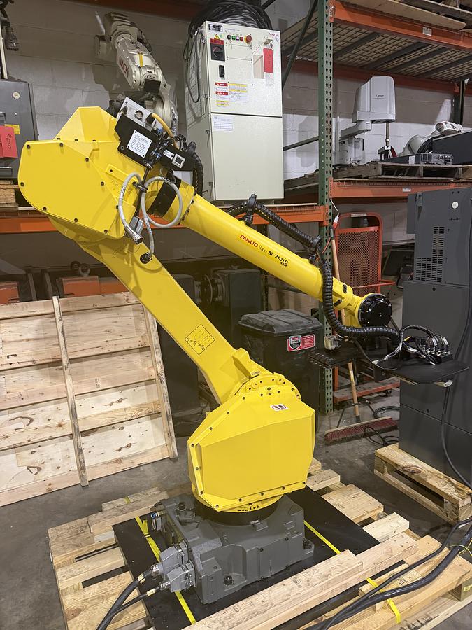 Used Used Fanuc M-710iC/45M 6 Axis Industrial Robot With R-30iB Plus Controller
