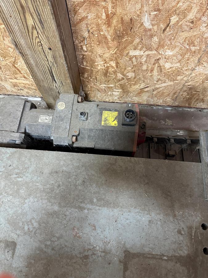 Used FANUC 5 METER RTU FOR MEDIUM SIZE ROBOTS DUAL CARRIERS