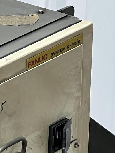 Used 2012 FANUC ARCMATE 100iC/6L