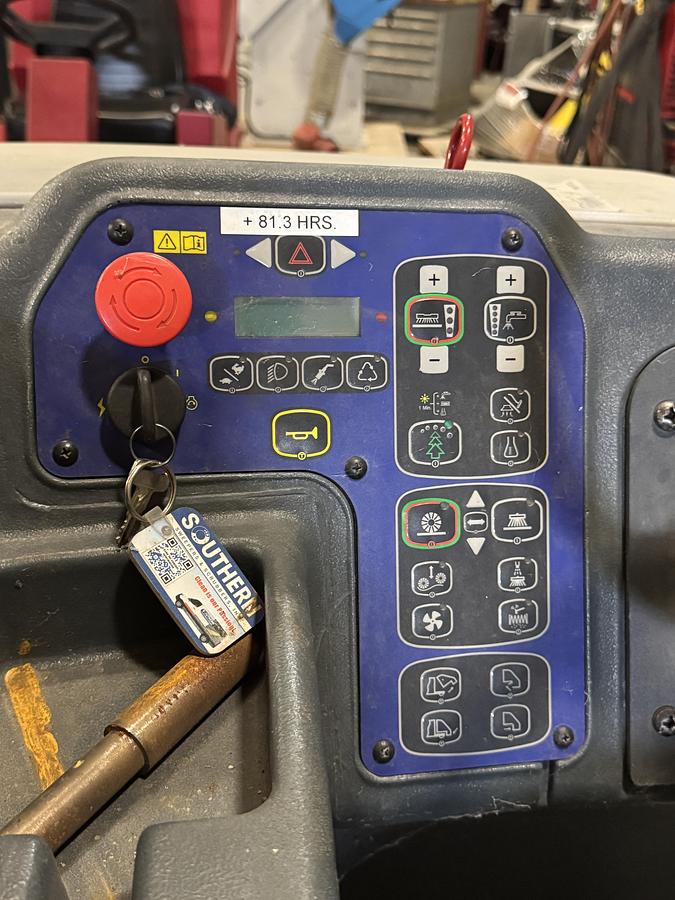 Used NAUTILUS HYBRID POWER BOSS CS7000 48D FLOOR SCRUBBER 2023