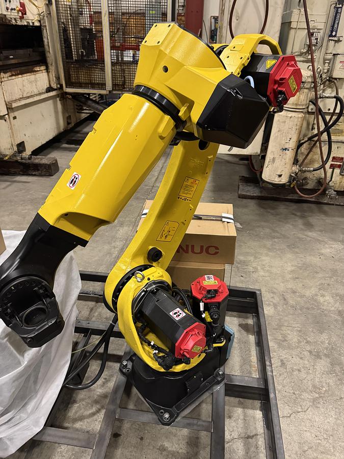 FANUC ARCMATE 120iD 6 AXIS ROBOT WITH R-30iB PLUS CONTROLLER, NEVER IN PRODUCTION, LIKE NEW