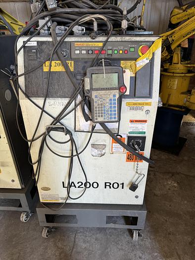 Used FANUC ARCMATE 120i 6 AXIS MIG WELDING ROBOT WITH LINCOLN WIRE FEEDER AND GUN