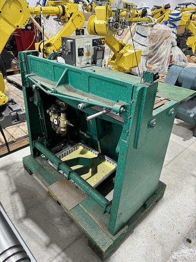 Used TENNESMITH MODEL A3616 PNEUMATIC 16 GAUGE X 36" SHEAR