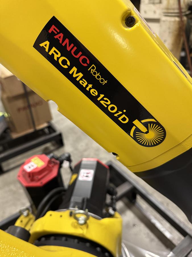 FANUC ARCMATE 120iD 6 AXIS ROBOT WITH R-30iB PLUS CONTROLLER, NEVER IN PRODUCTION, LIKE NEW