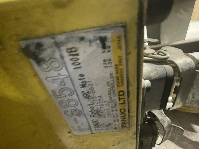 Used FANUC ARCMATE 100iB WITH RJ3iB CONTROLLER