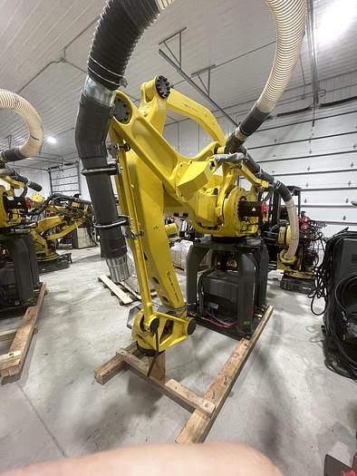 Used 2022 FANUC M-410iB/700 PALLETIZING ROBOT WITH R-30iB PLUS CONTROLLER MINT!