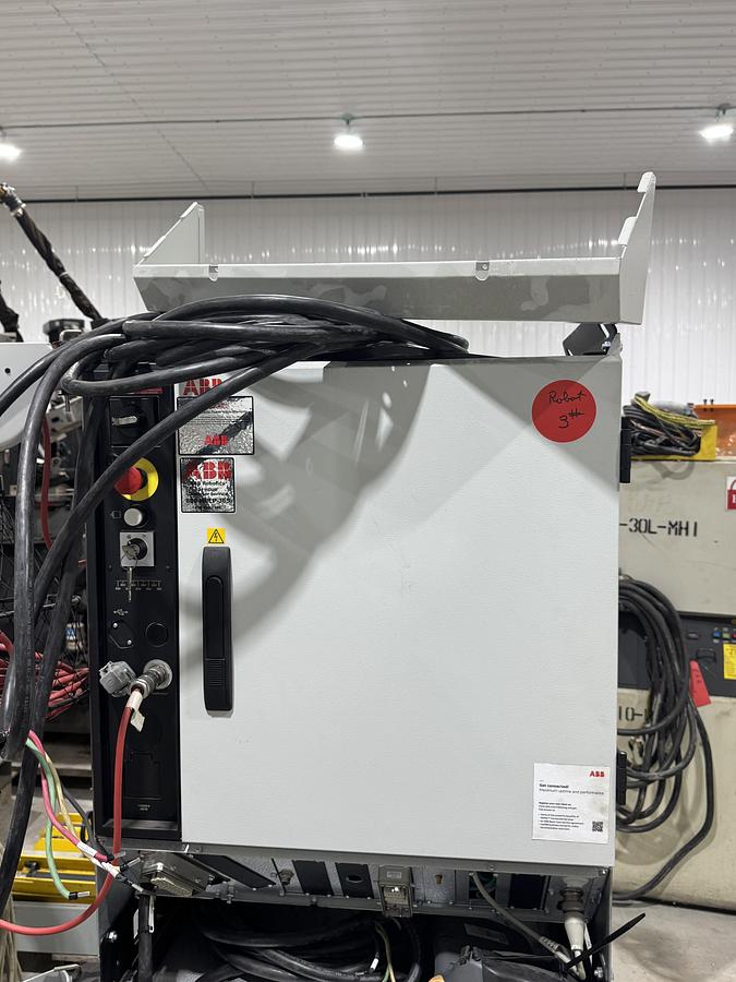 Used ABB IRB 4600-40/2.55 ROBOT 6 AXIS WITH IRC5 CONTROLLER NEW 2023 LIKE NEW