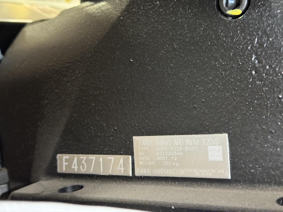 FANUC ARCMATE 120iD 6 AXIS ROBOT WITH R-30iB PLUS CONTROLLER, NEVER IN PRODUCTION, LIKE NEW