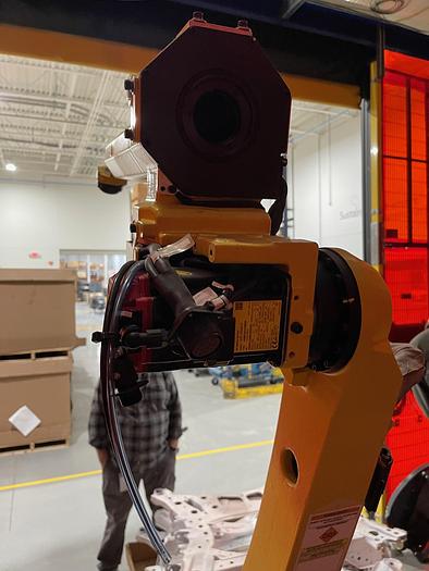 Used NEVER USED FANUC ARCMATE 100iC/8L DUAL ARM WELDING CELL