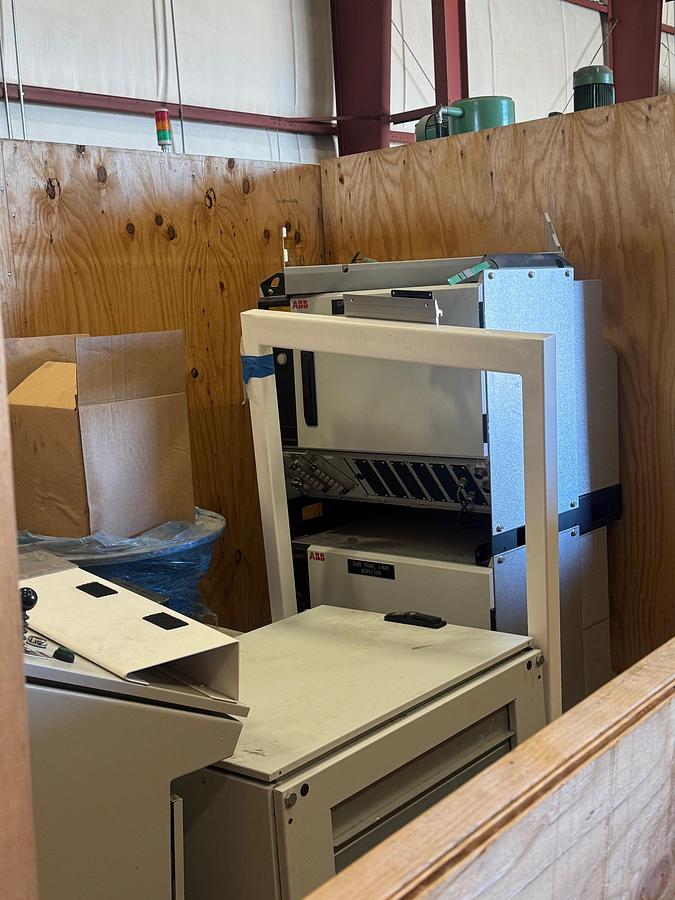 Used ABB IRB 7600 500/2.55 ROBOT WITH IRC5 CONTROLLER, PENDANT, CABLES, OPERATOR STATION