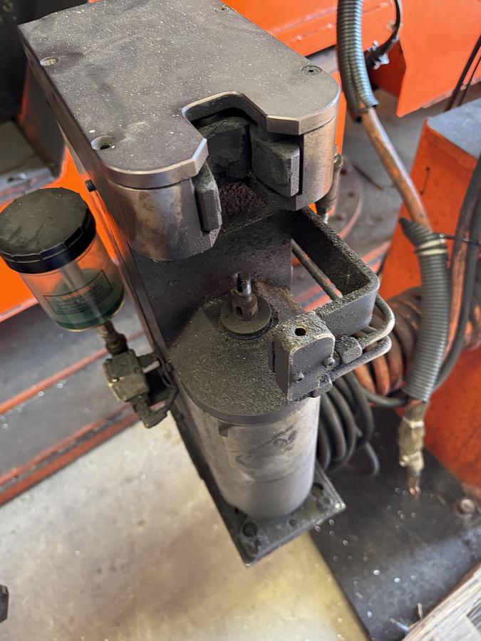 Used FANUC ARC MATE 100iC 6 AXIS MIG WELDING ROBOT WITH R-30iB CONTROL