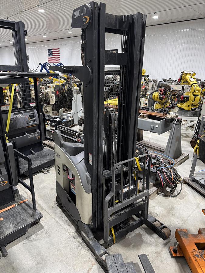 Used CROWN MODEL RR5725-35 NARROW ISLE FORKLIFT STAND UP ELECTRIC