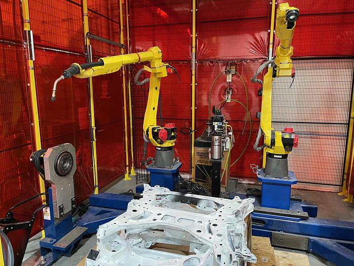 Used NEVER USED FANUC ARCMATE 100iC/8L DUAL ARM WELDING CELL