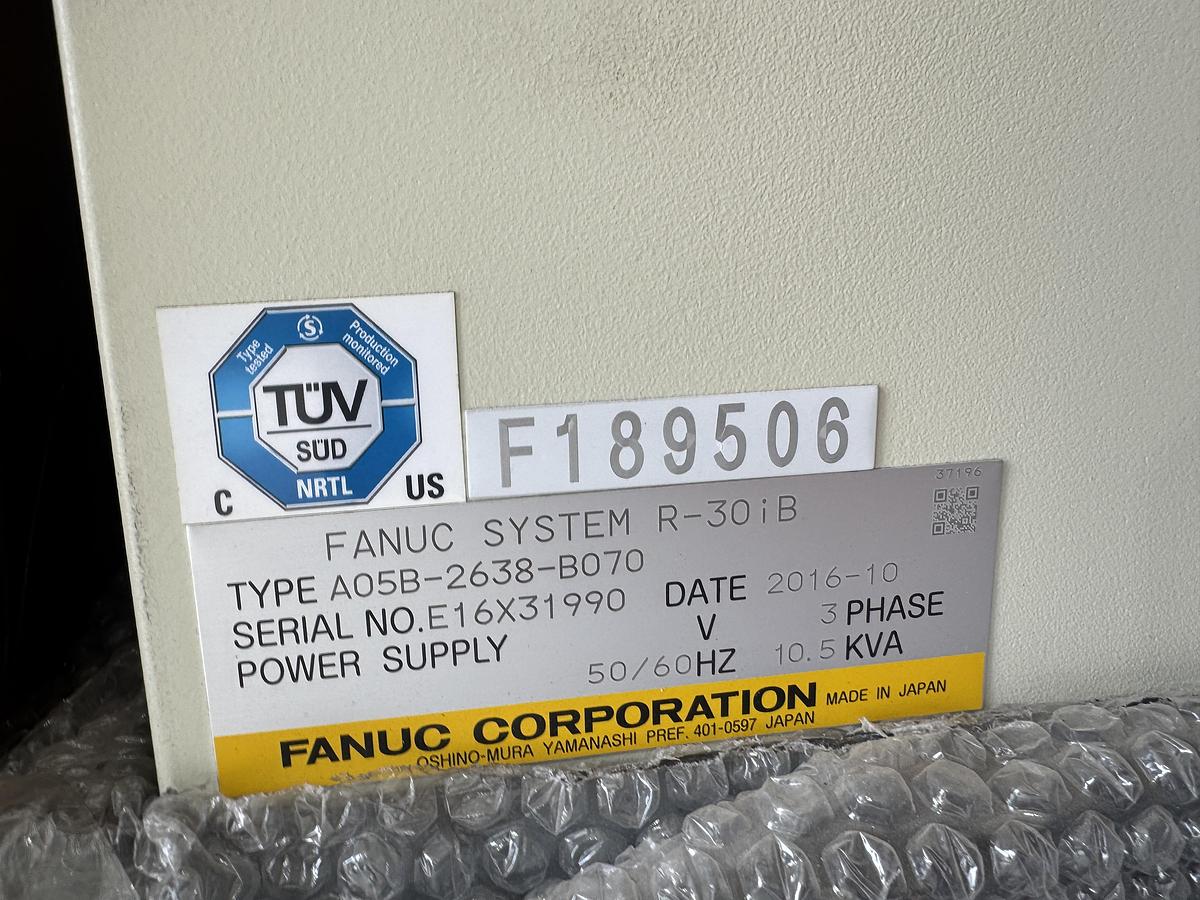 Used Used Fanuc M-900iB/280 6 Axis Industrial Robot With R-30iB Control