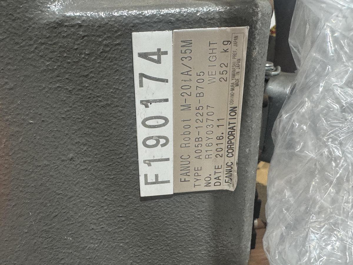 Used FANUC M-20iA/35M HIGH INERTIA 6 AXIS ROBOT R-30iB  35 KG X REACH 1,813 MM