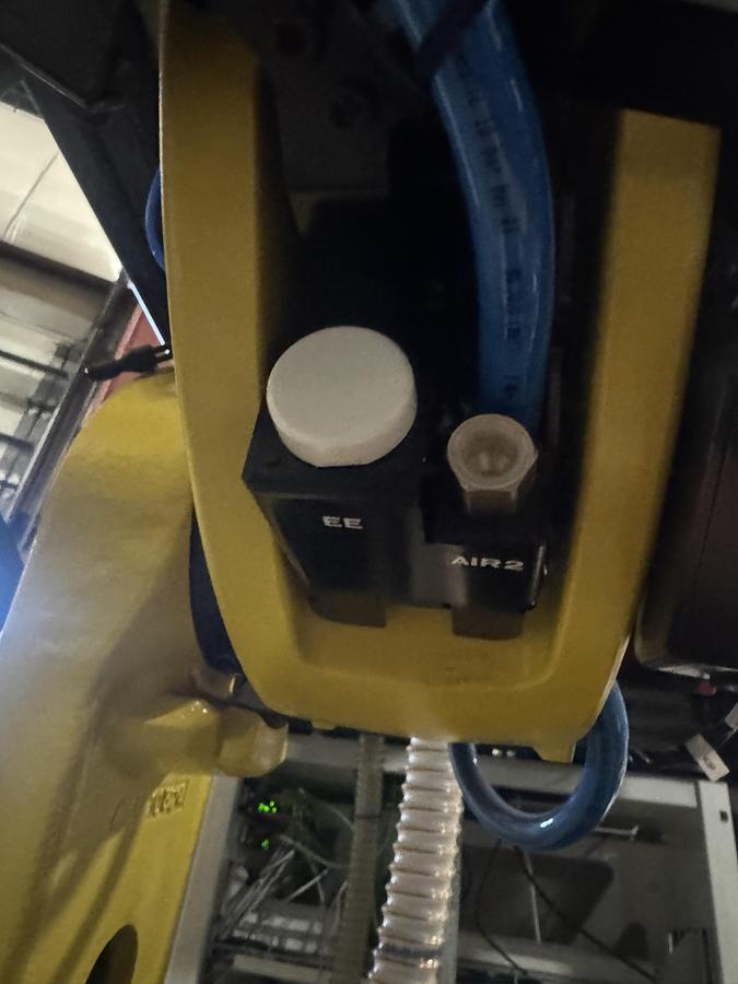 Used FANUC M-20iD/25 ROBOT WITH R-30iB PLUS CONTROLLER, PENDANT, CABLES.  NEVER IN PRODUCTION!