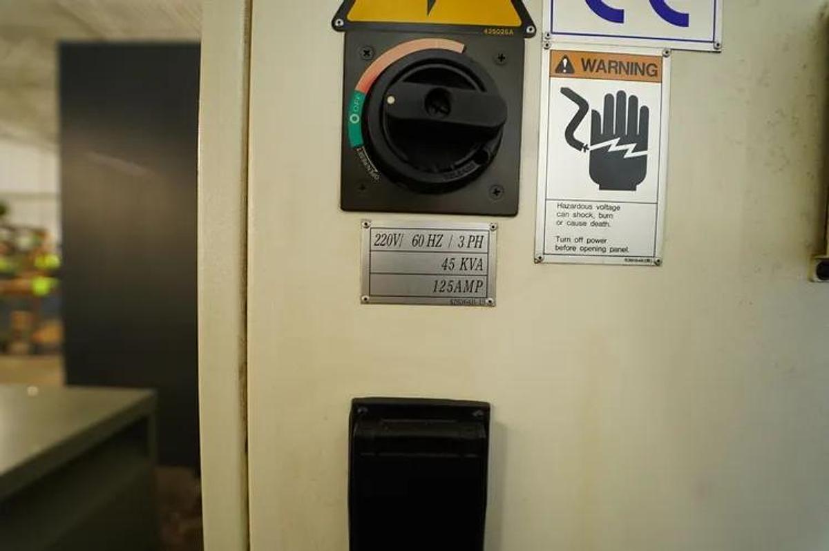 Used JOHNFORD VMC-1600HD 63" X 33" X 28" FANUC 0iMB CONTROL 10,000 RPM 50 TAPER