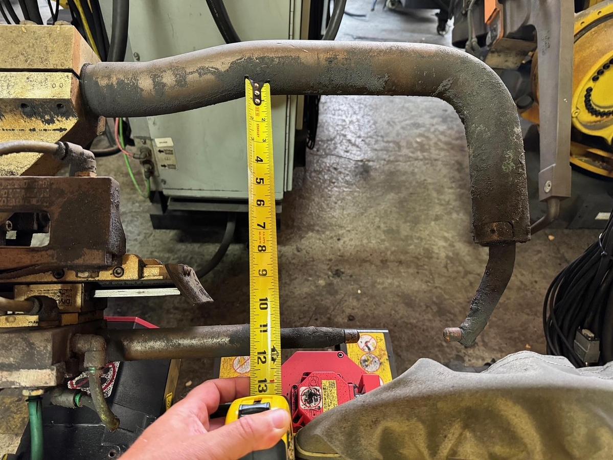 Used SPECIAL PRICING!  FANUC R-2000iB/210F 6 AXES ROBOTS WITH R-30iA CONTROLLERS FOR SALE.  MULTIPLE UNITS