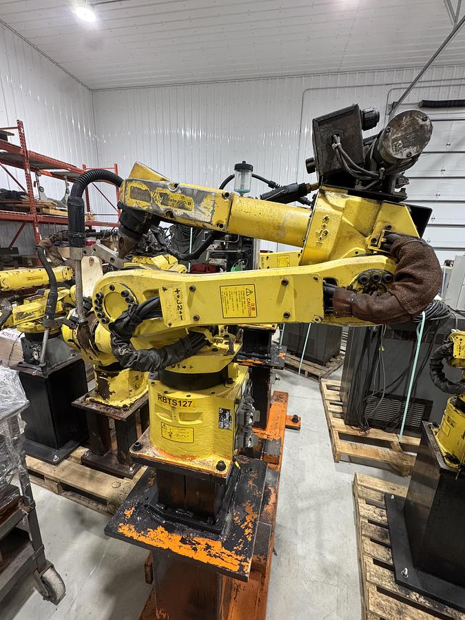 Used FANUC ARC MATE 100iB MIG WELDING ROBOT WITH RJ3iB CONTROL