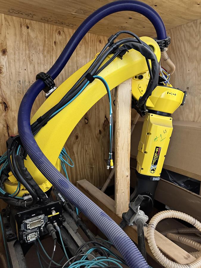 Used FANUC M-20iD/25 ROBOT WITH R-30iB PLUS CONTROLLER, PENDANT, CABLES.  NEVER IN PRODUCTION!