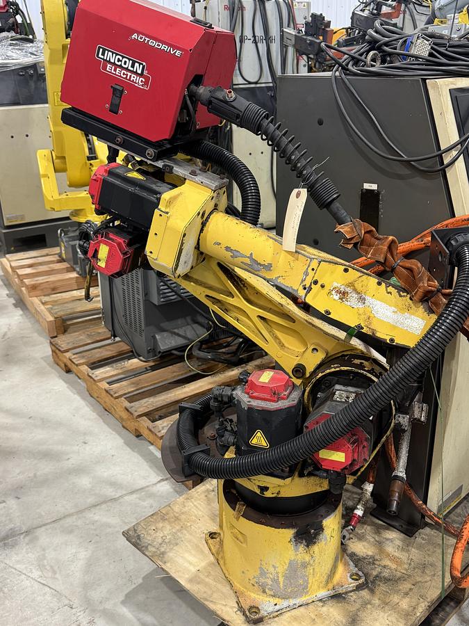 Used FANUC ARC MATE 100iBe 6 AXIS MIG WELDING ROBOT WITH R-J3iB CONTROLLER