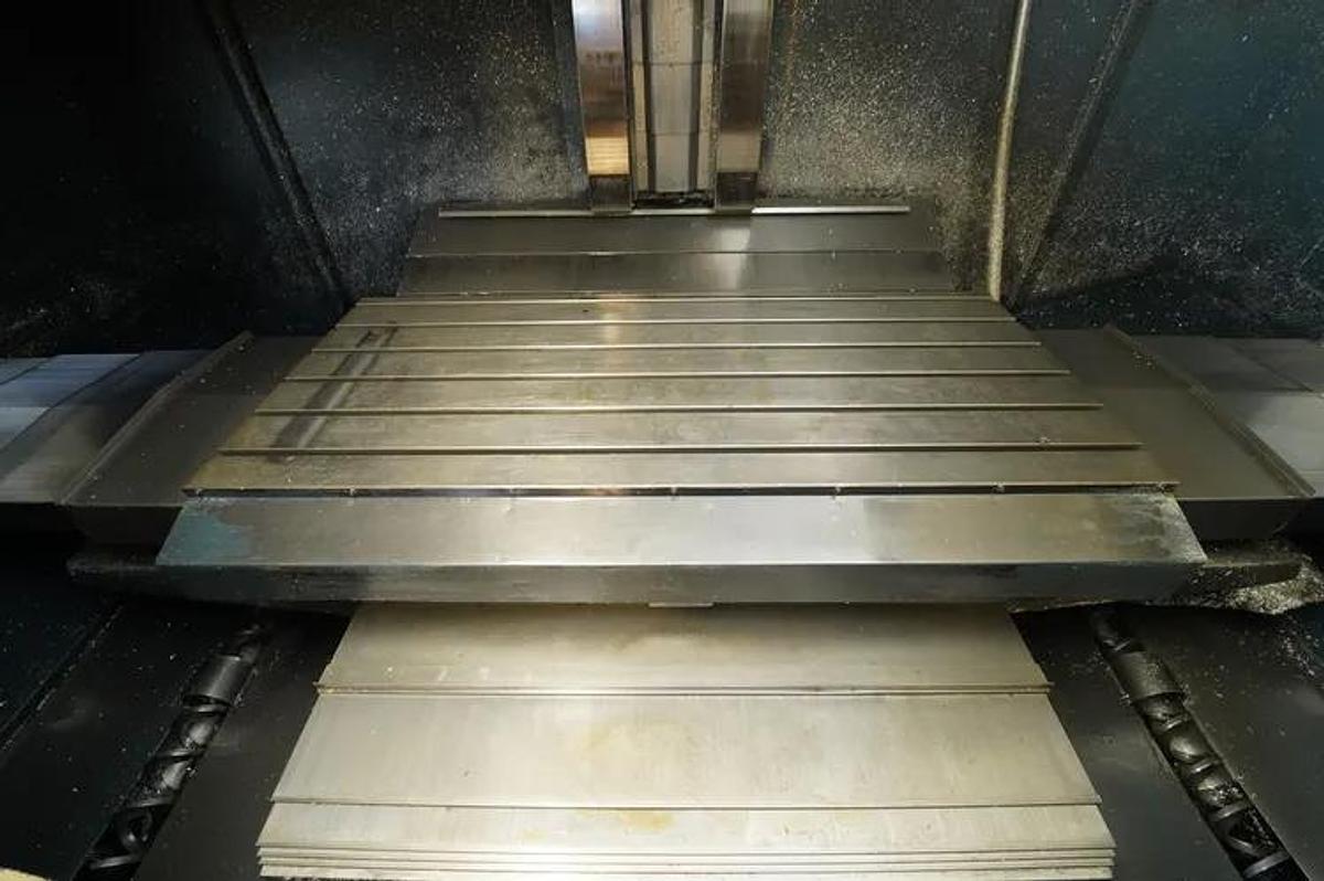 Used JOHNFORD VMC-1600HD 63" X 33" X 28" FANUC 0iMB CONTROL 10,000 RPM 50 TAPER