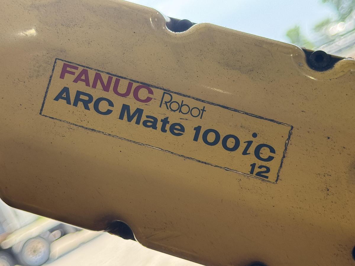 Used 2015 GENESIS/FANUC DUAL ARCMATE 100iC/12 DUAL TRUNNION WELDING CELL 2015