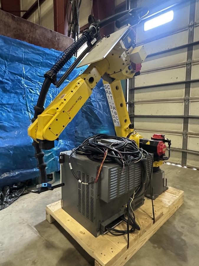 Used Used Fanuc M-20iA 35M 6 Axis Robot With R-30iB Plus Controller