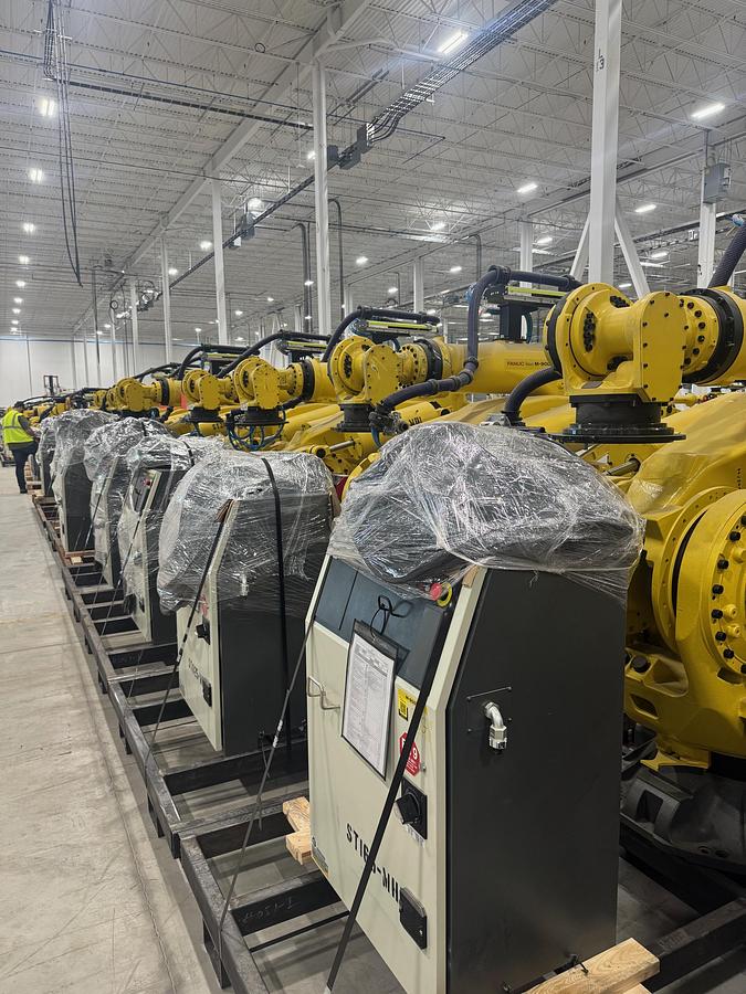 NEVER USED FANUC M-900iB/700 ROBOT WITH R-30iB PLUS CONTROLLER