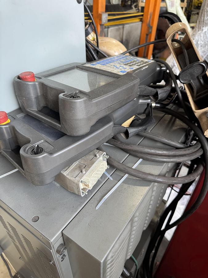 Used 2015 GENESIS/FANUC DUAL ARCMATE 100iC/12 DUAL TRUNNION WELDING CELL 2015