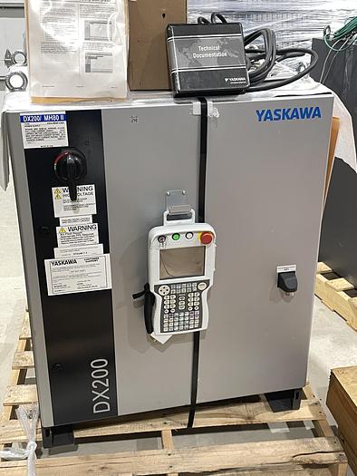 YASKAWA MOTOMAN MH80II 80KG X 2061MM REACH 6 AXES ROBOT WITH DX200 CONTROLLER