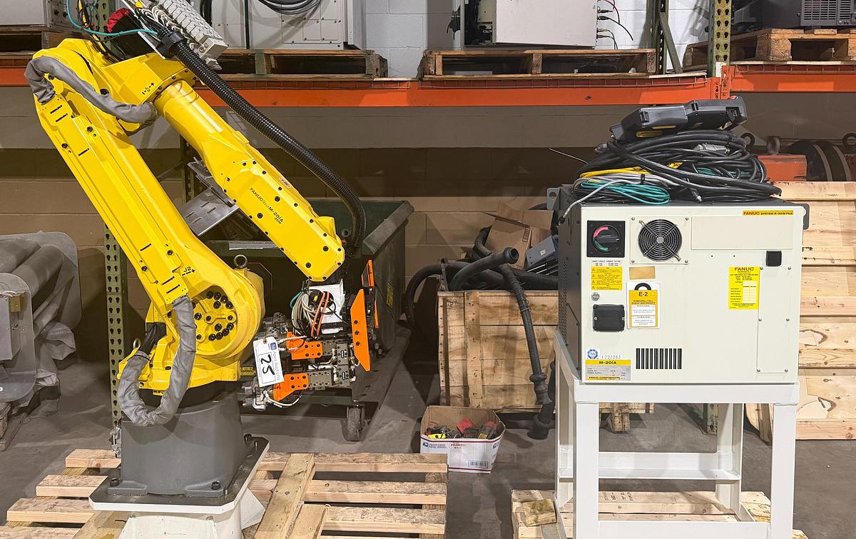 Used Used Fanuc M-20iA 35M 6 Axis Robot With R-30iB Plus Controller