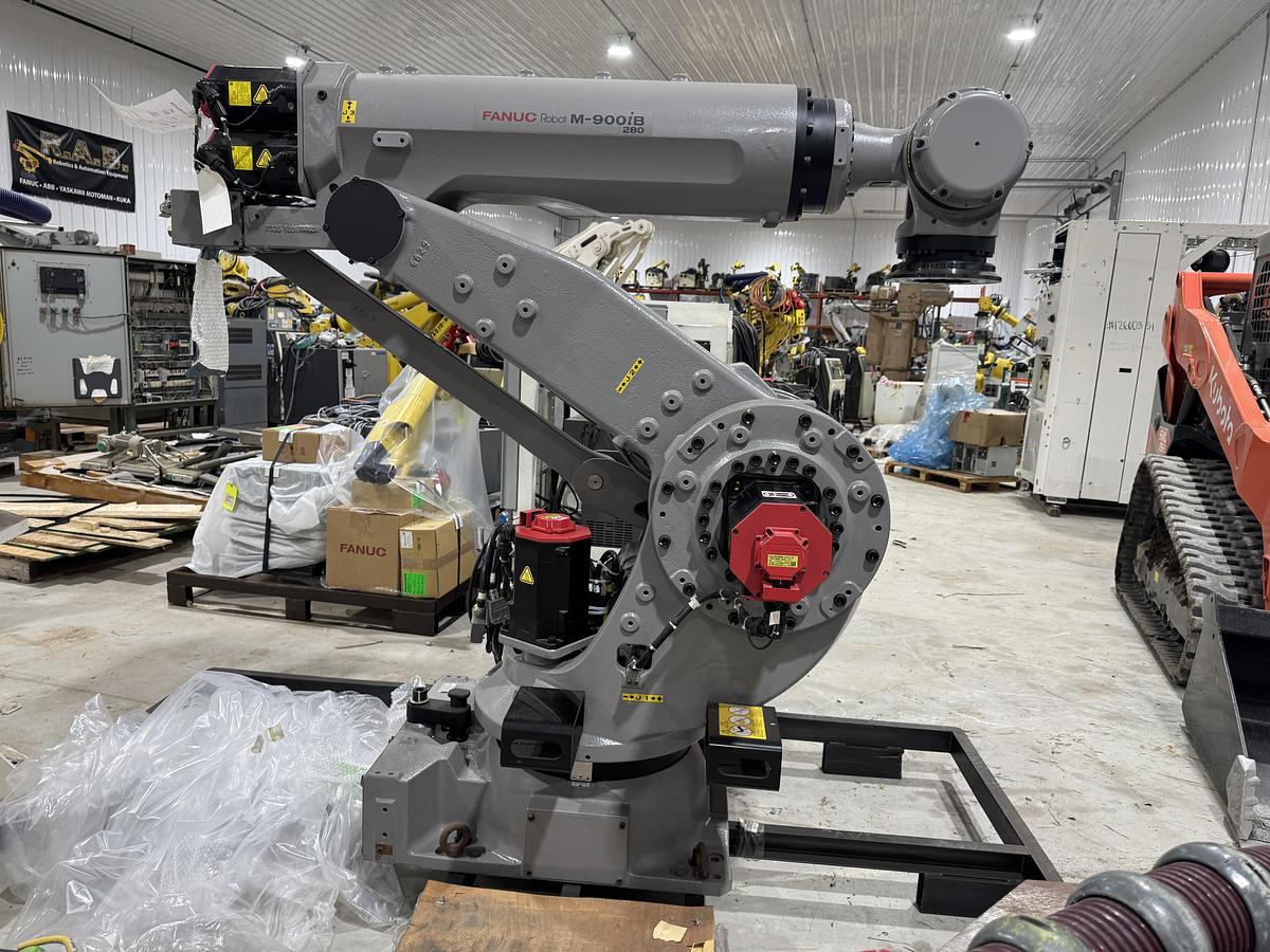 Used Used Fanuc M-900iB/280 6 Axis Industrial Robot With R-30iB Control