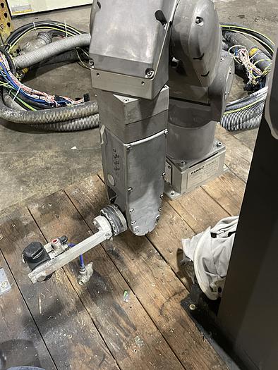 Used FANUC PAINT MATE 200iC/5L 6 AXIS ROBOT WITH R-30IB CONTROL FOR SALE